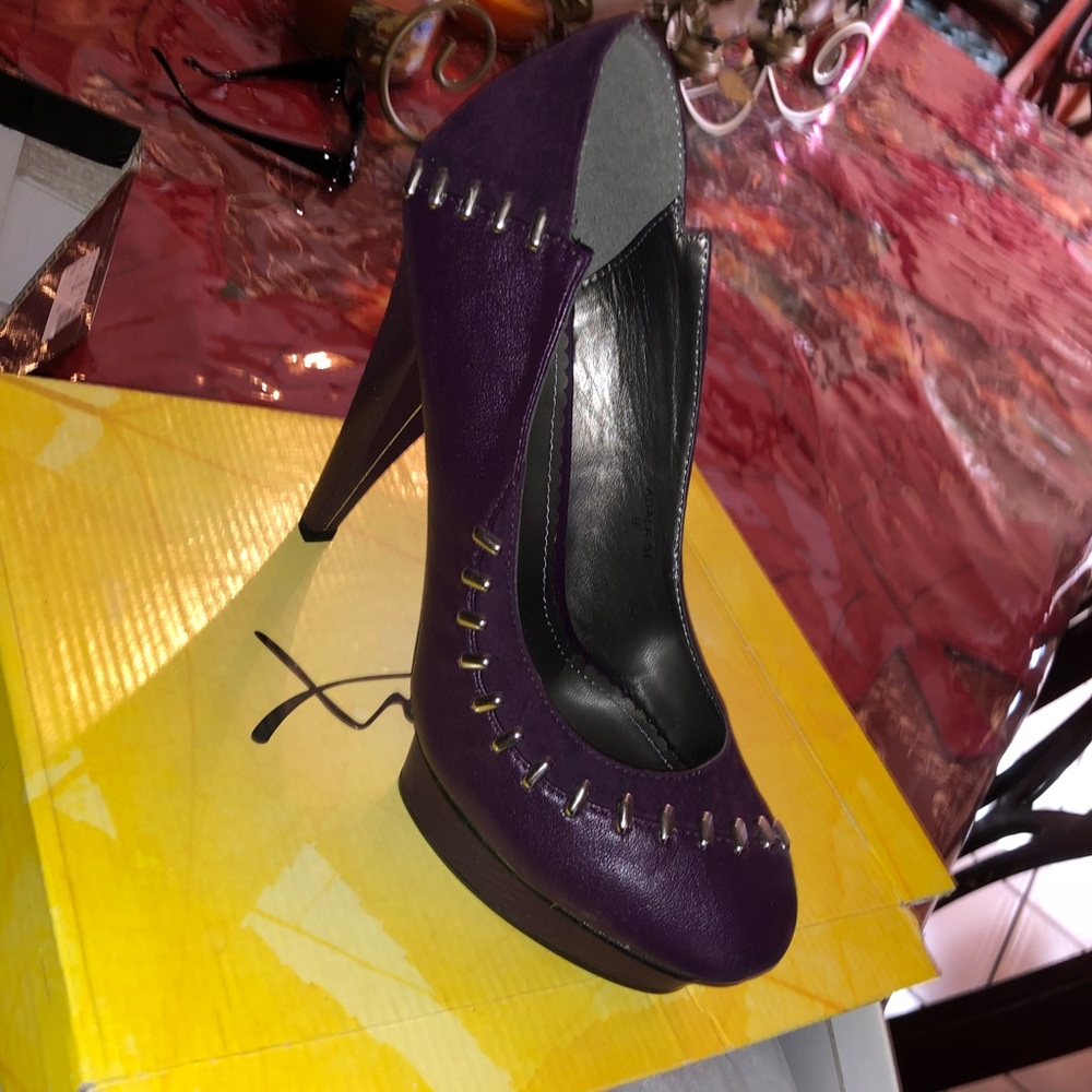 Gomaz heels in Purple